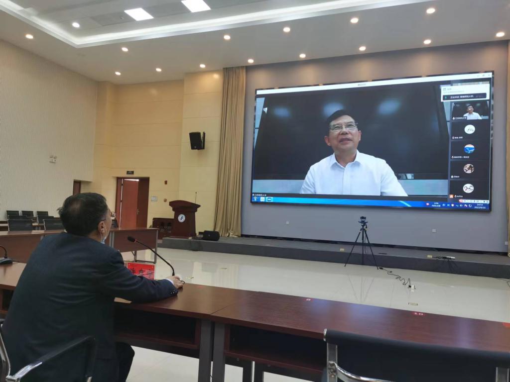 江苏师范大学党委副书记刘广登授课.jpg