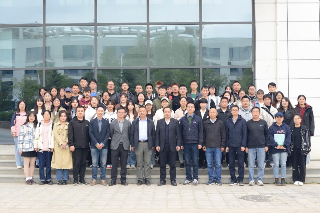 4 365官网师生与冯起院士合影.jpg 4 365官网师生与冯起院士合影.jpg