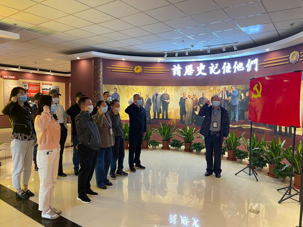 参观“两弹一星”展览馆 (2).jpg