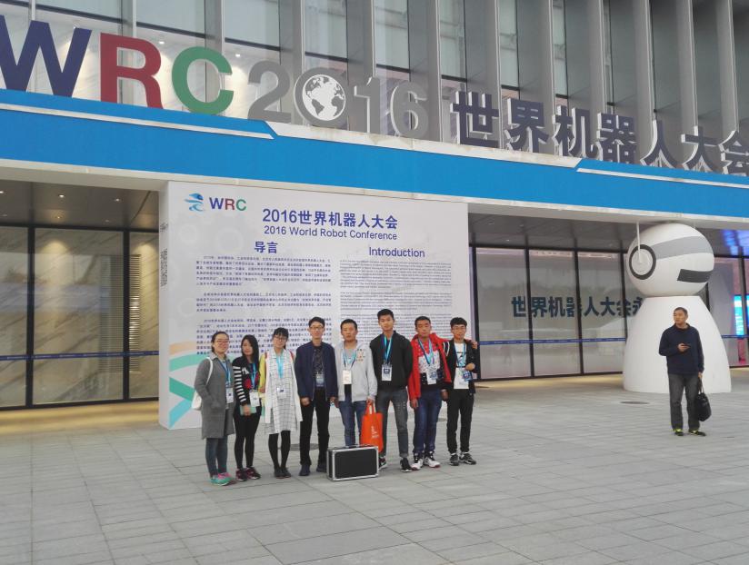 图3 同学合影.jpg